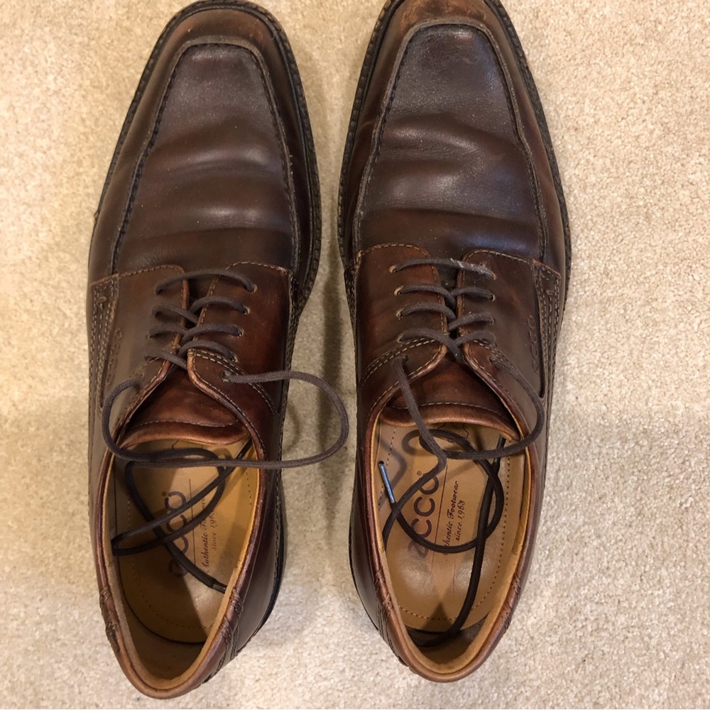 Men’s Ecco dress shoes